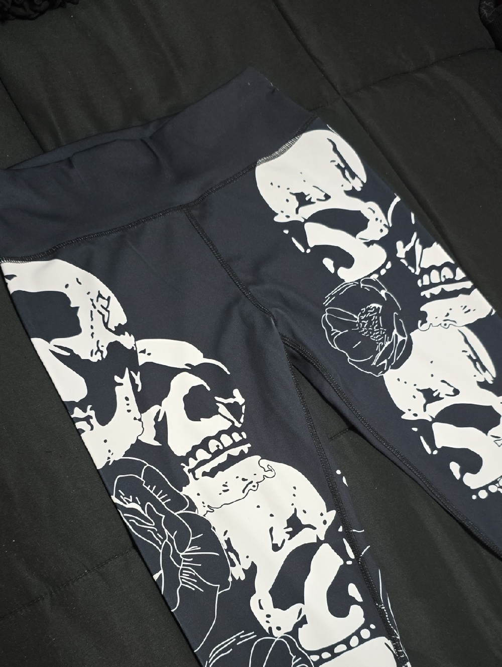 Black Skull Print High-Waist Leggings